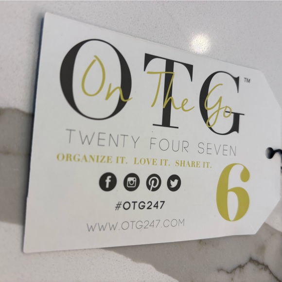 NTG On The Go Queen Bee Crossbody - Picture 4 of 4